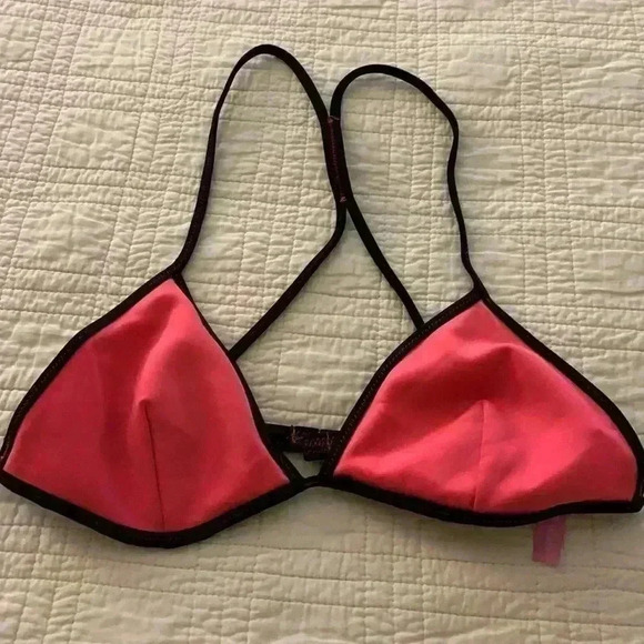 Victoria’s Secret - Picture 2 of 5